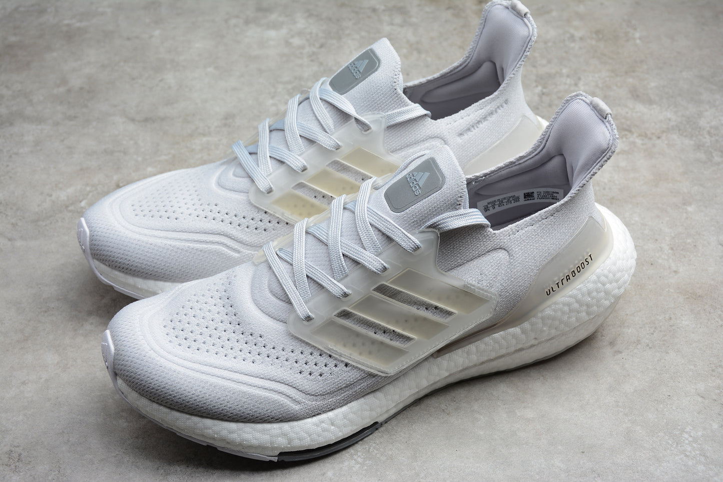 R18 UltraBoost 21 FY0556