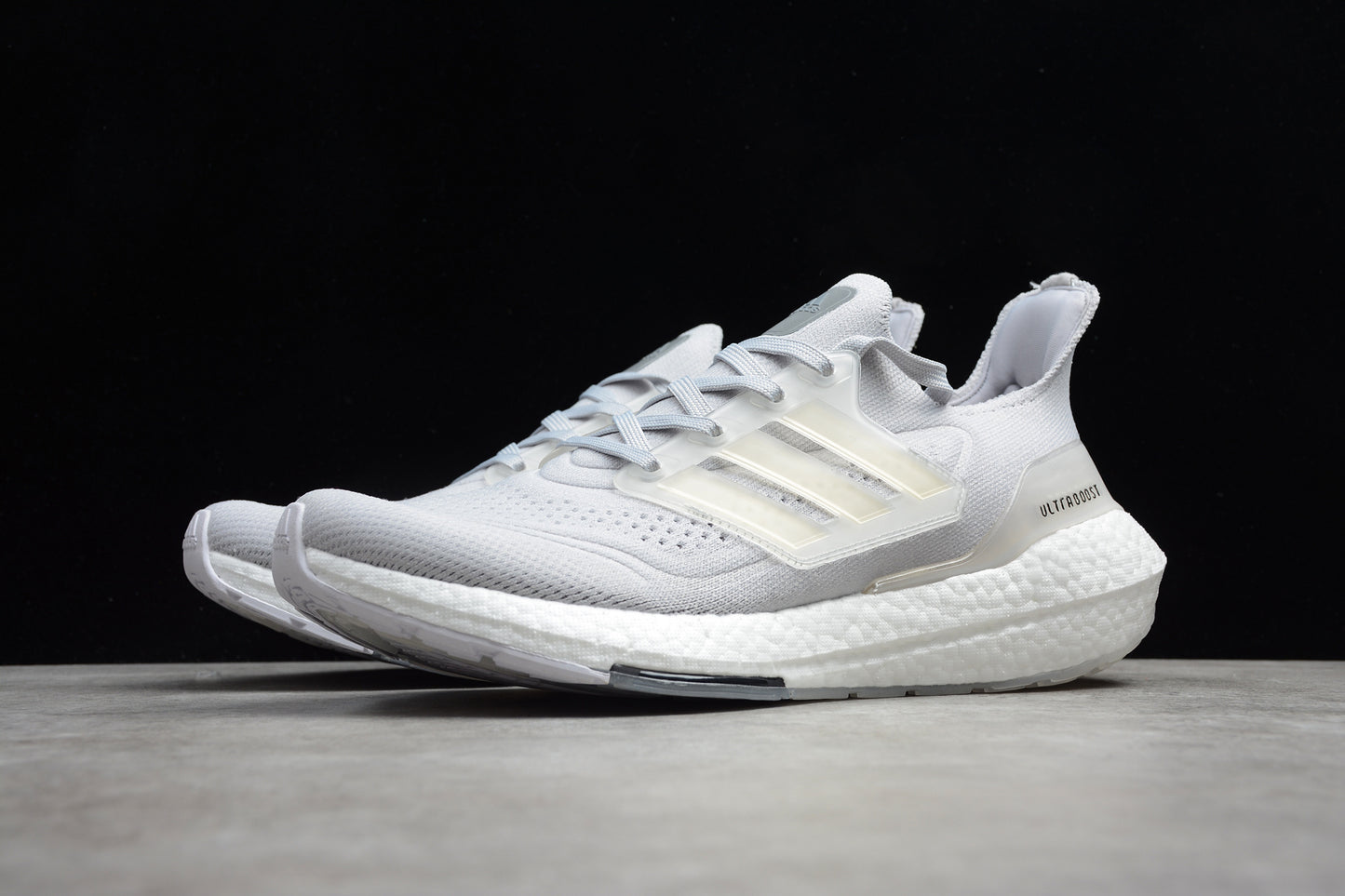 R18 UltraBoost 21 FY0556