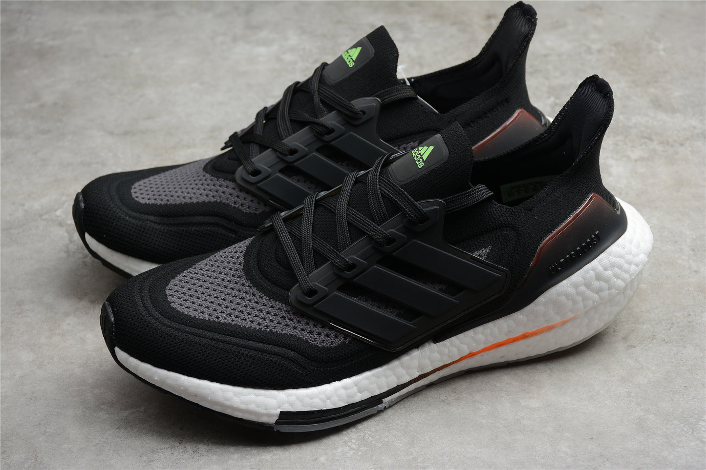 R18 UltraBoost 21 FZ2056