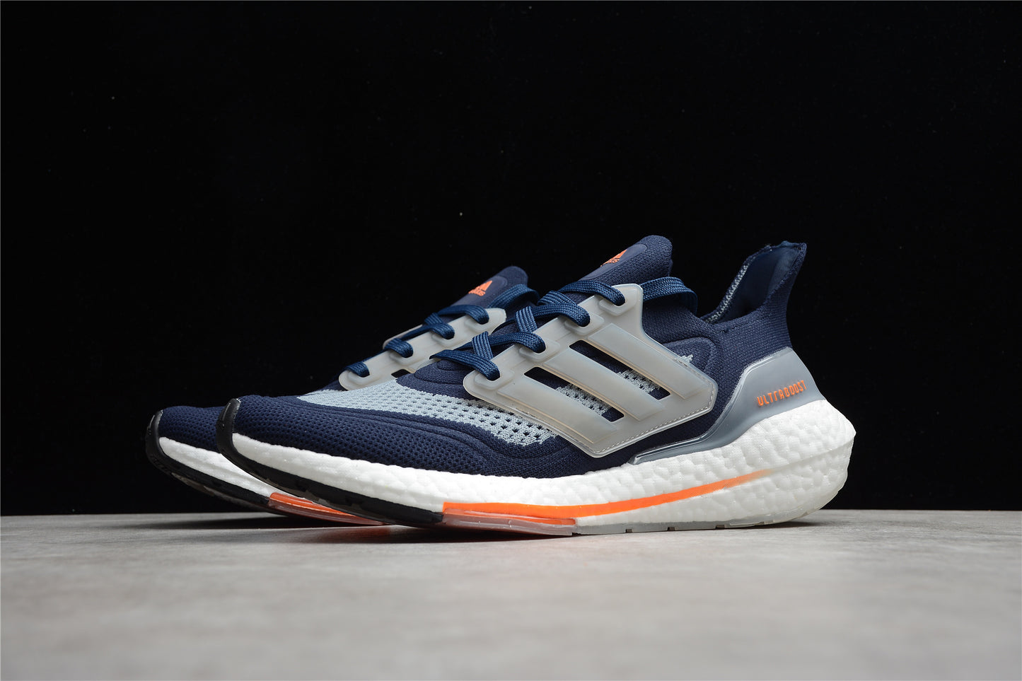 R18 UltraBoost 21 FZ2068