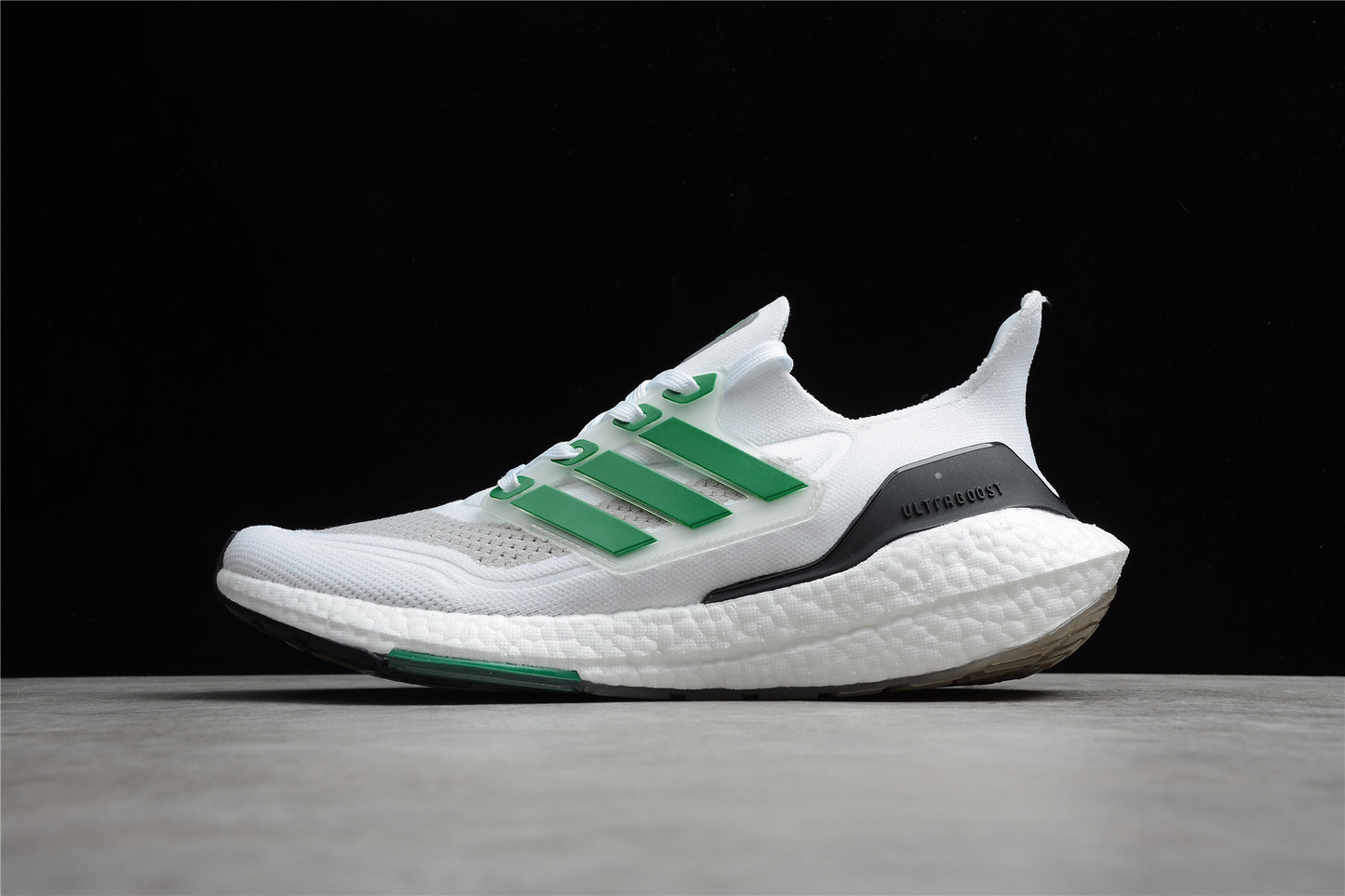 R18  UltraBoost 21 FZ2326