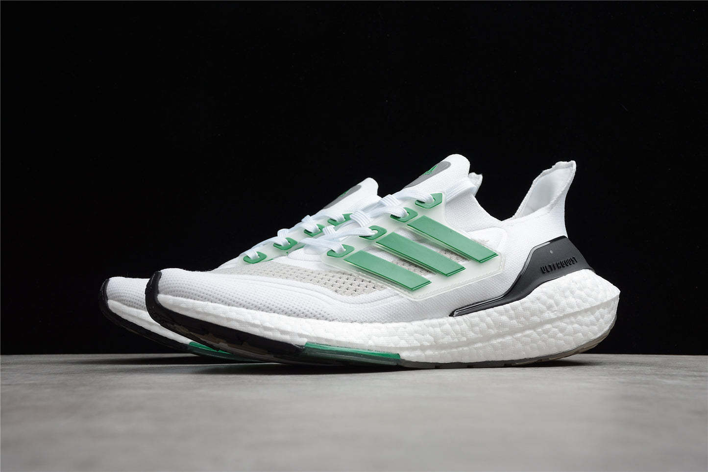 R18  UltraBoost 21 FZ2326