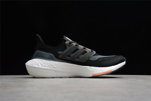 R18  Ultra Boost 2021 FY0389