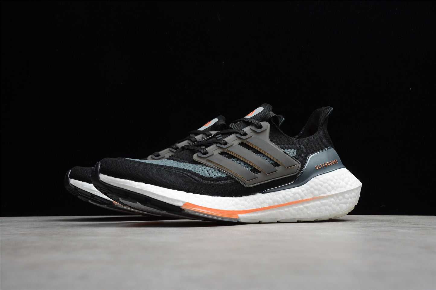 R18  Ultra Boost 2021 FY0389