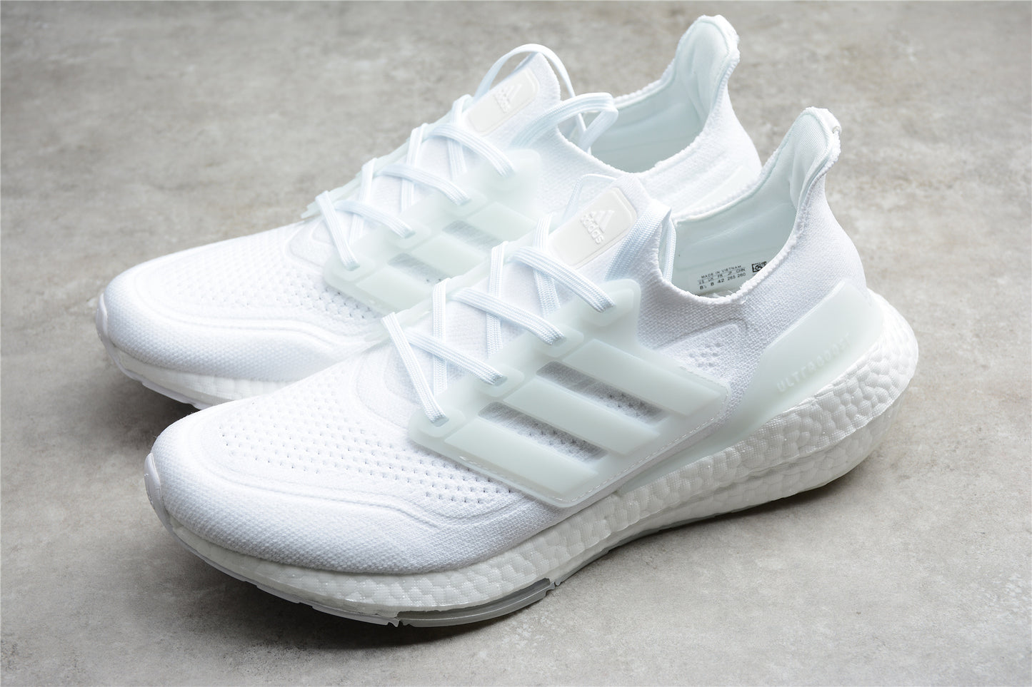 R18 Ultra Boost 21 FY0379