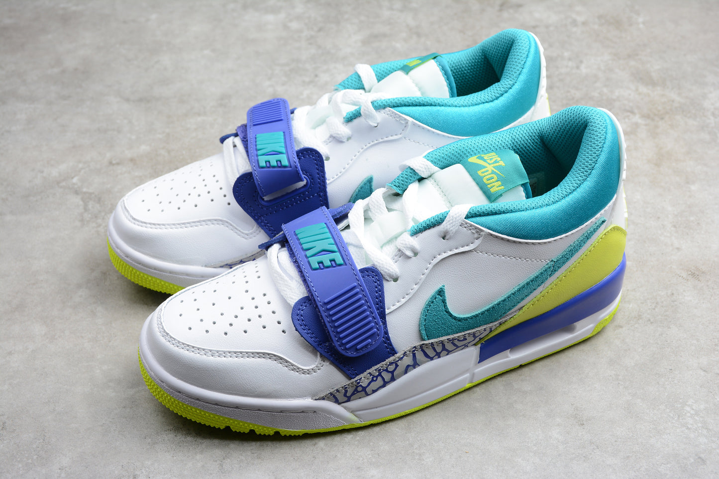 R20 GZ  AJ312 CD7069-103