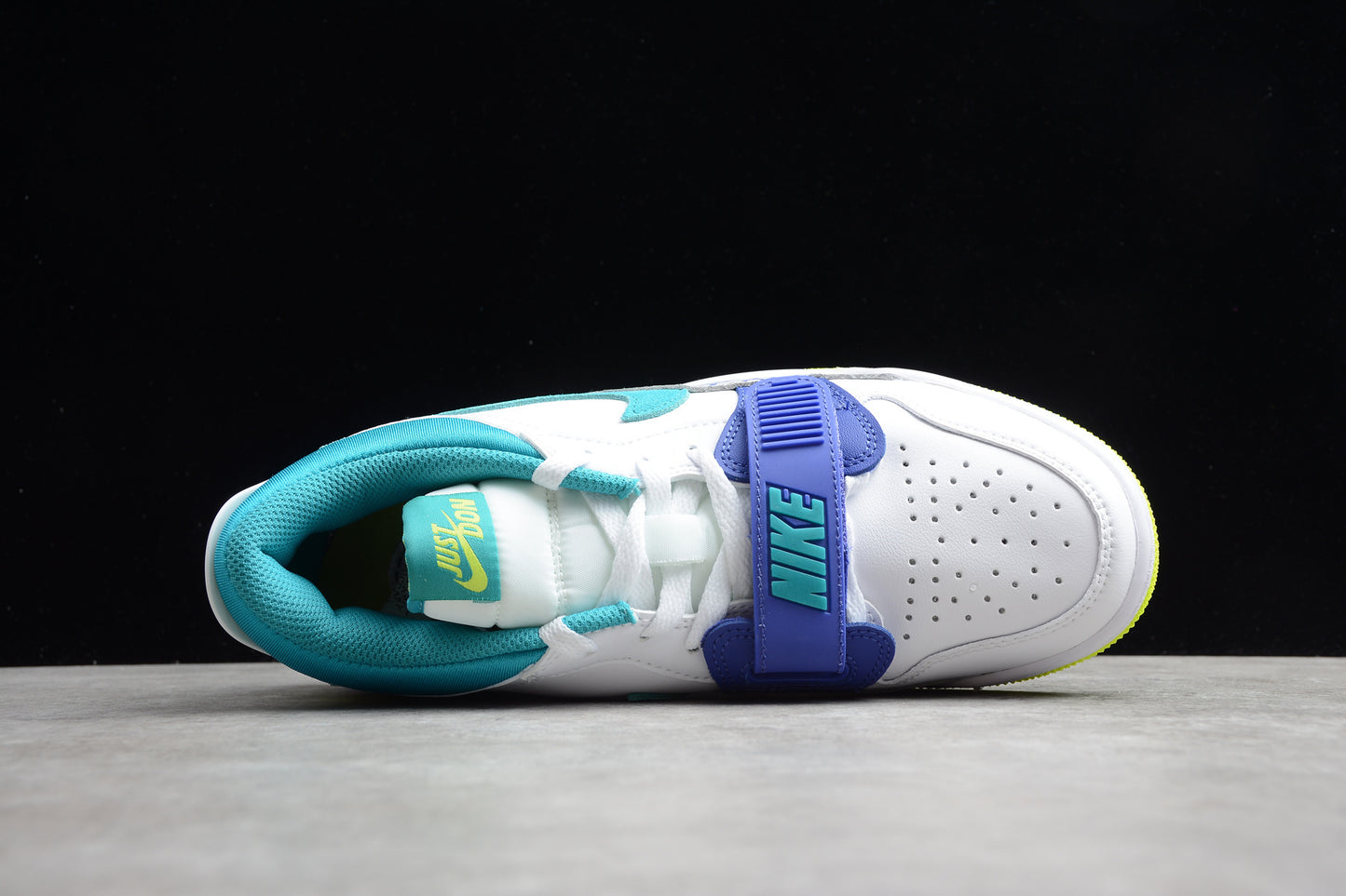 R20 GZ  AJ312 CD7069-103