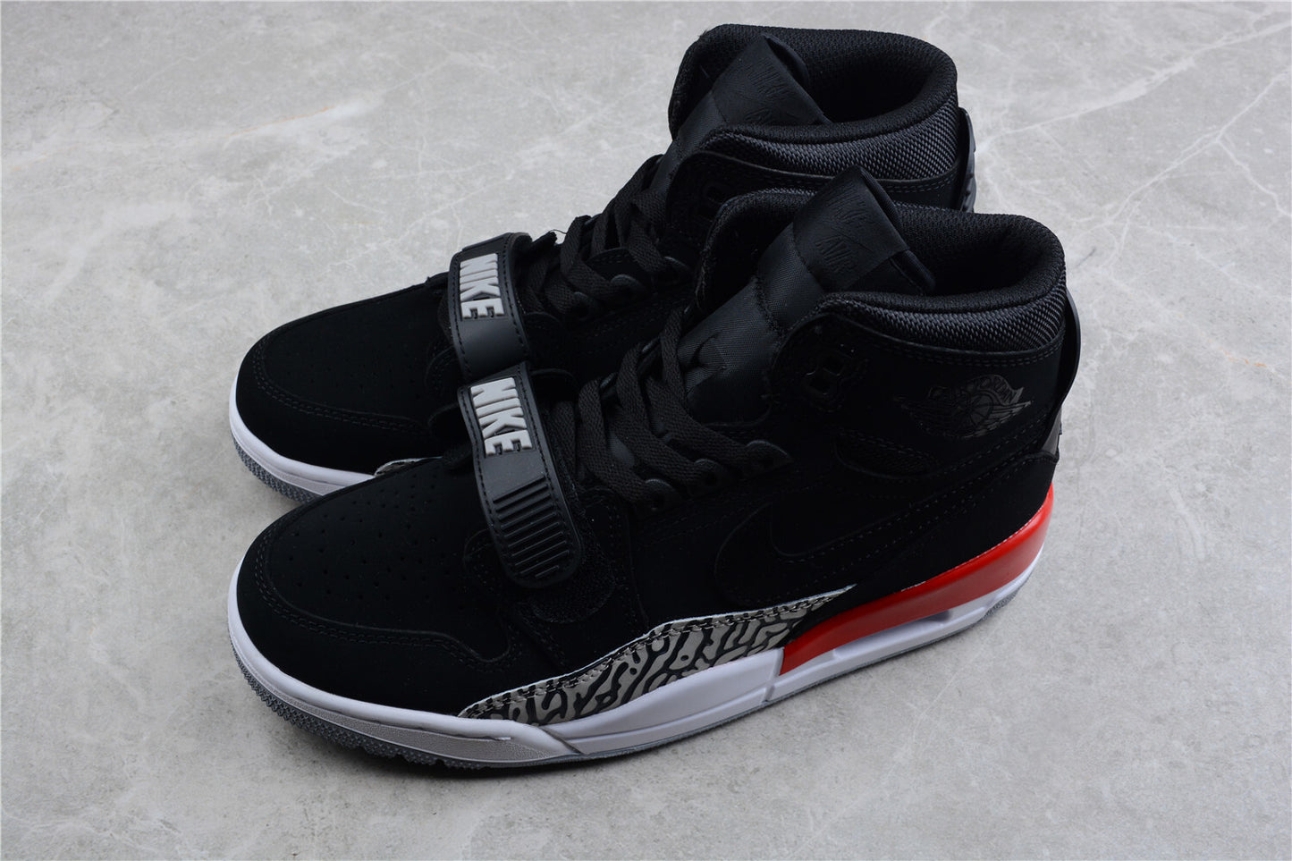 R20 Nike Air Jordan Legacy 312 Av3922 060