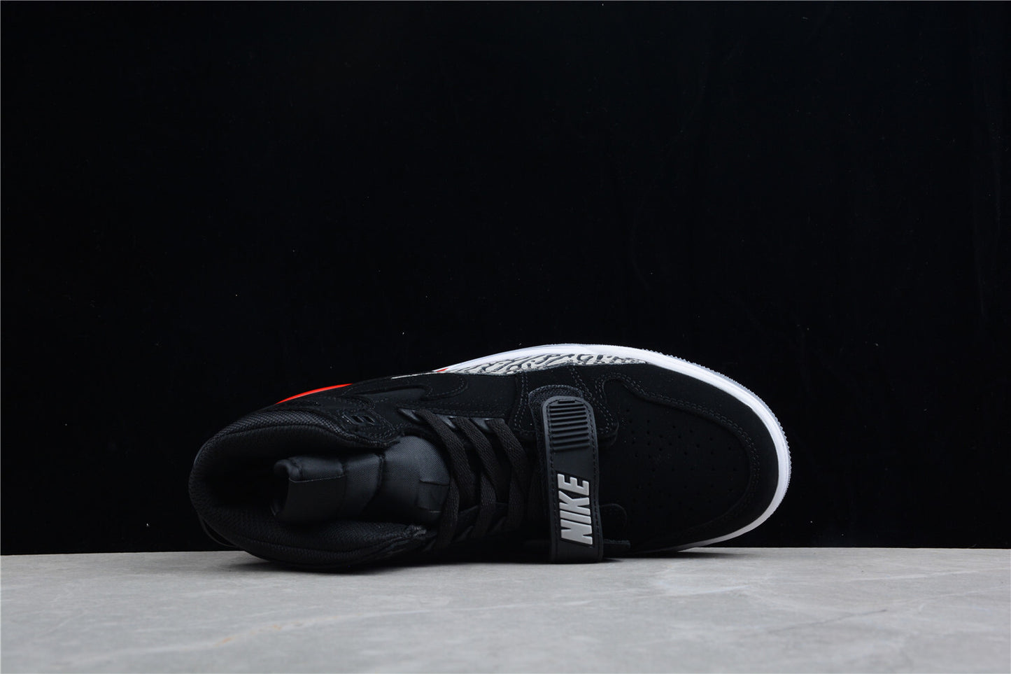 R20 Nike Air Jordan Legacy 312 Av3922 060