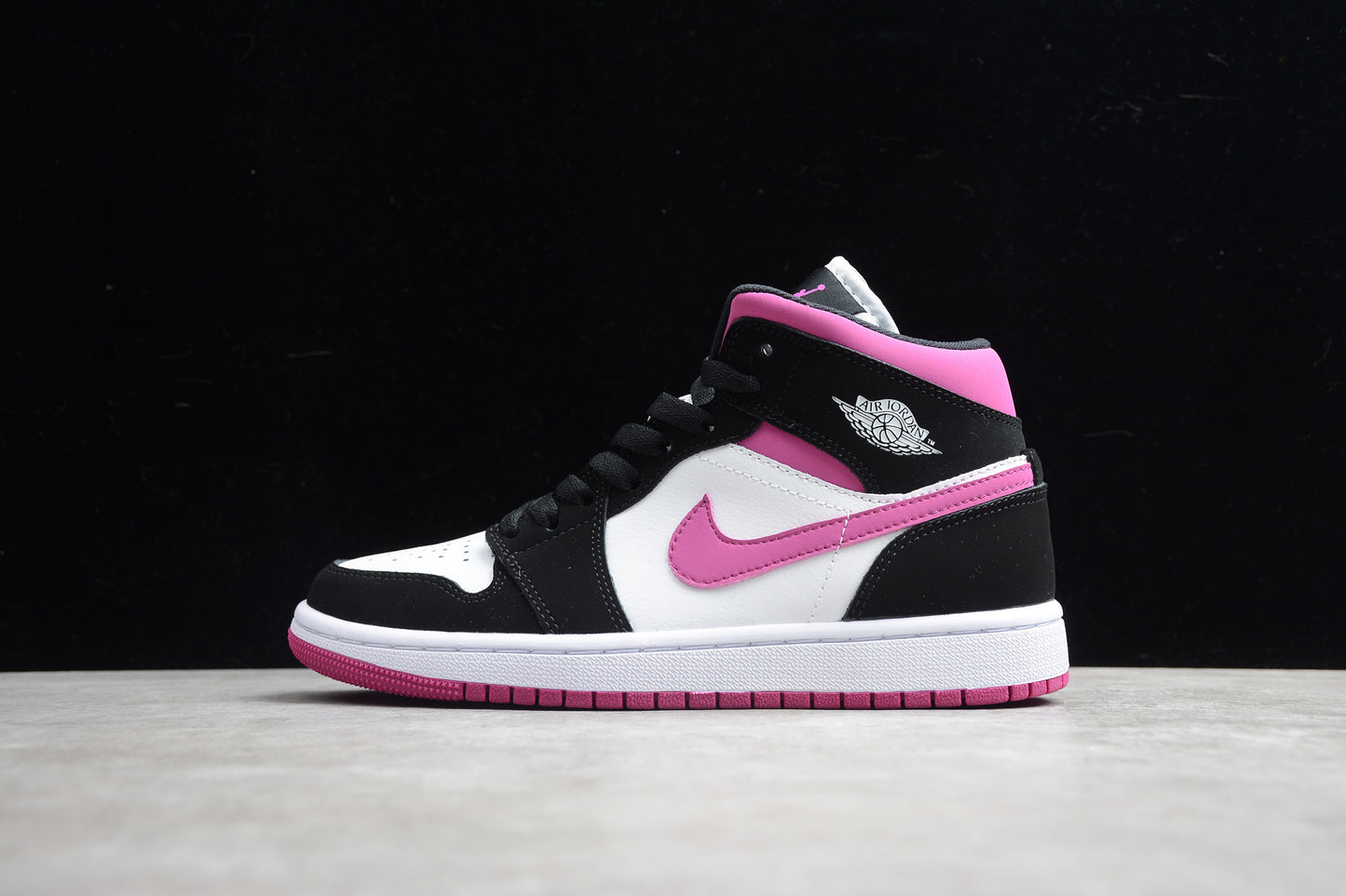 R24 AJ1 BQ6472-005