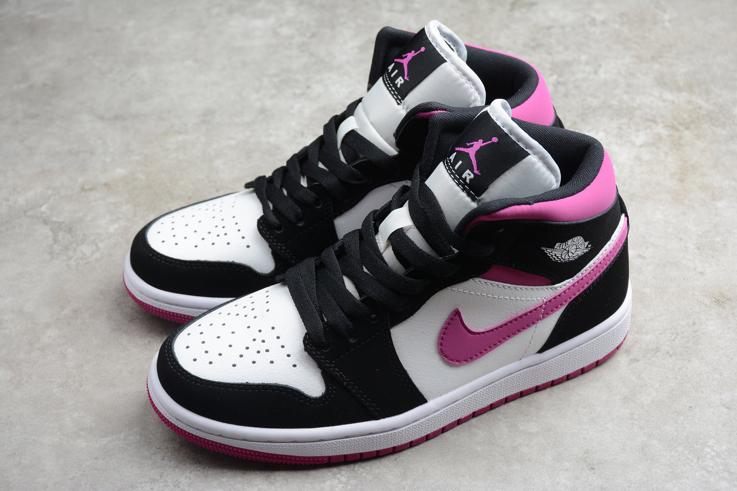 R24 AJ1 BQ6472-005