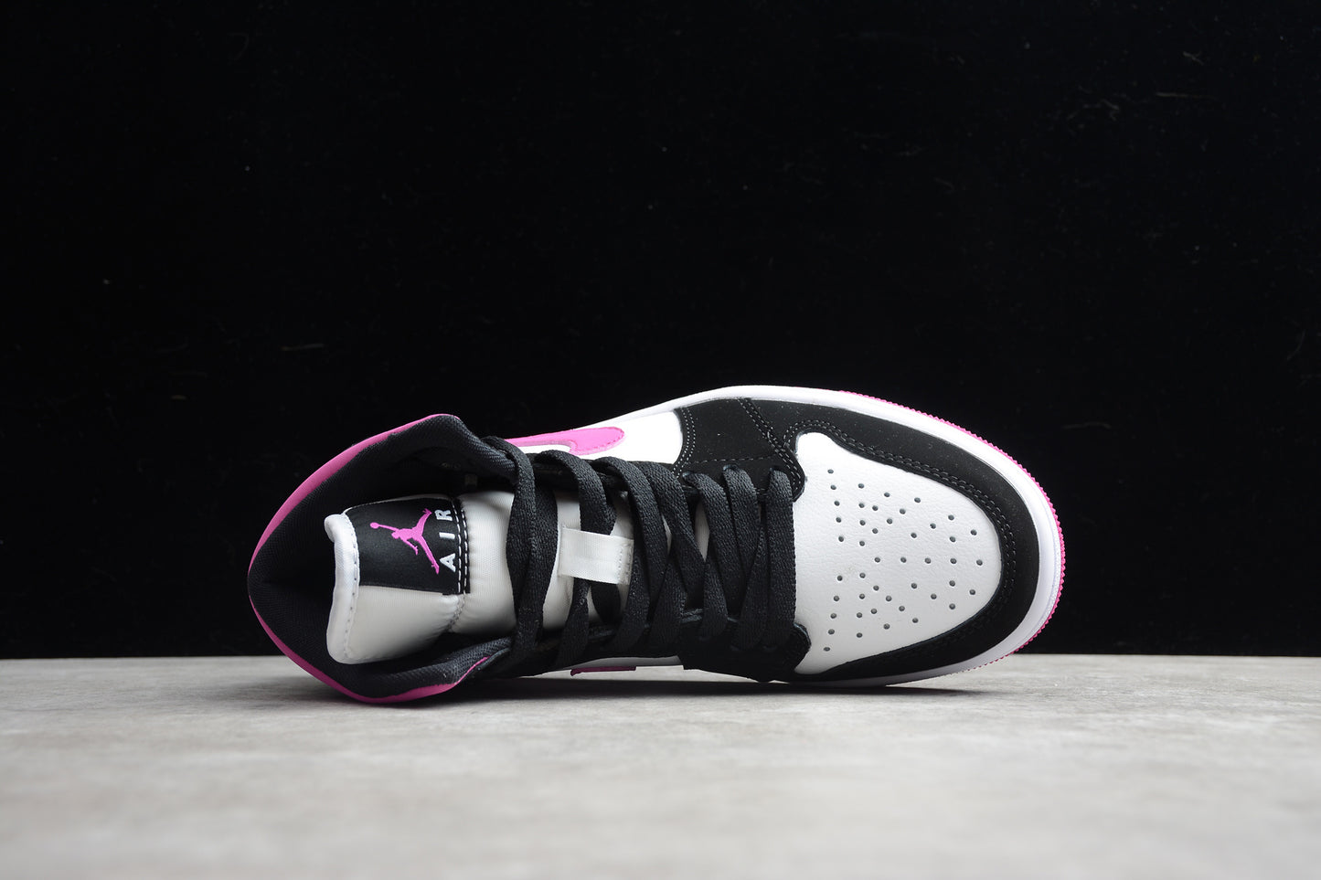 R24 AJ1 BQ6472-005