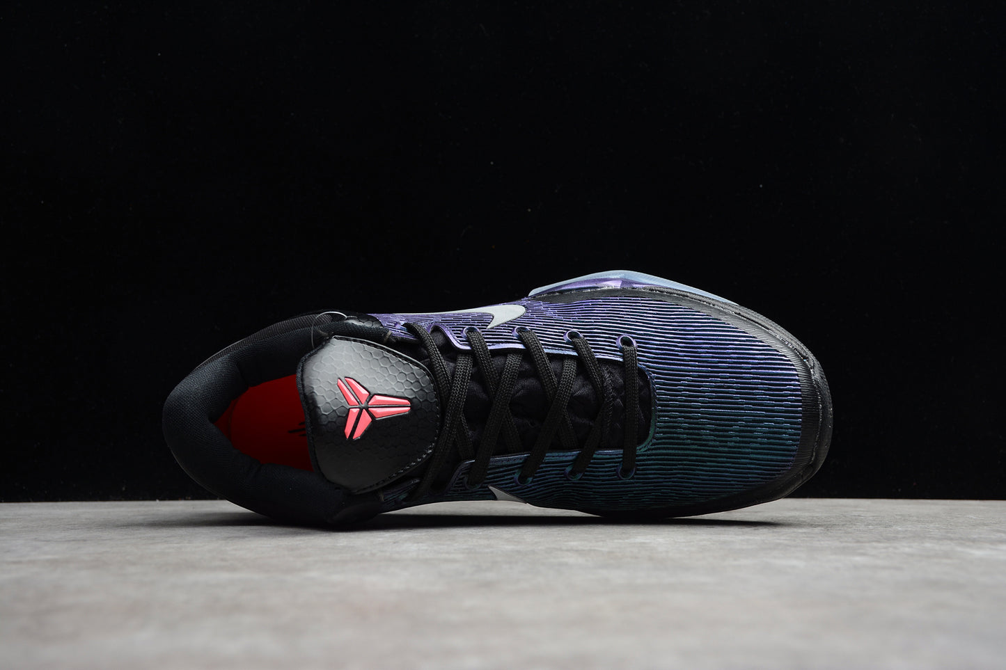 R24  KOBE 7 Invisible Cloak   488371-005