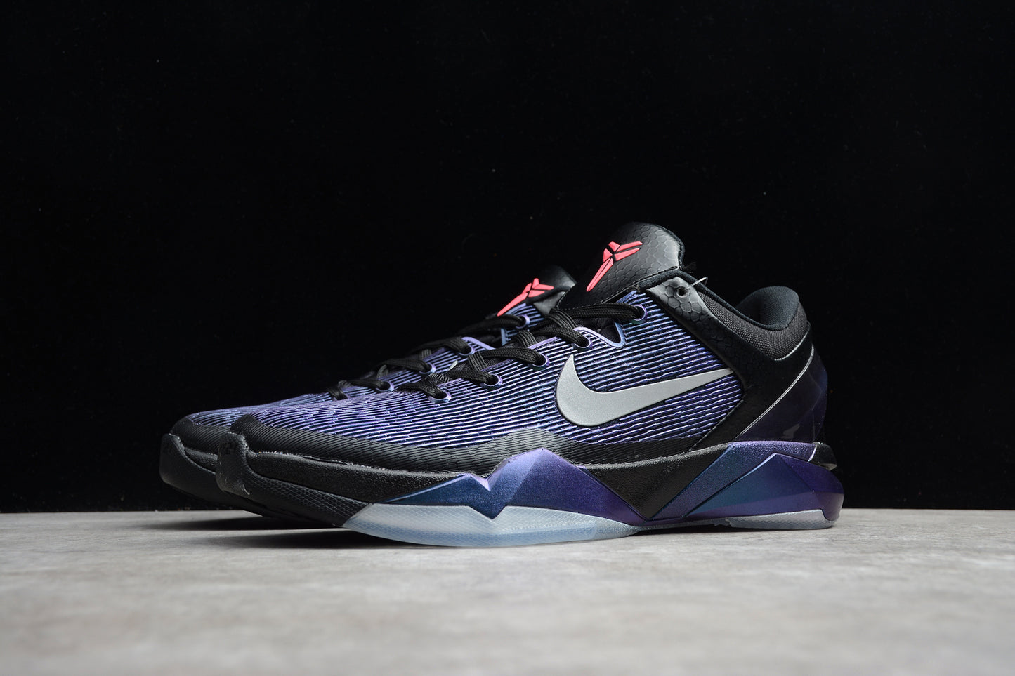 R24  KOBE 7 Invisible Cloak   488371-005