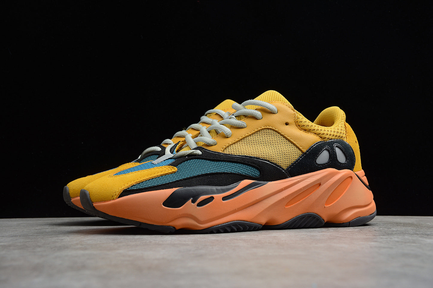R24 Yeezy boost 700 V3 GZ6984