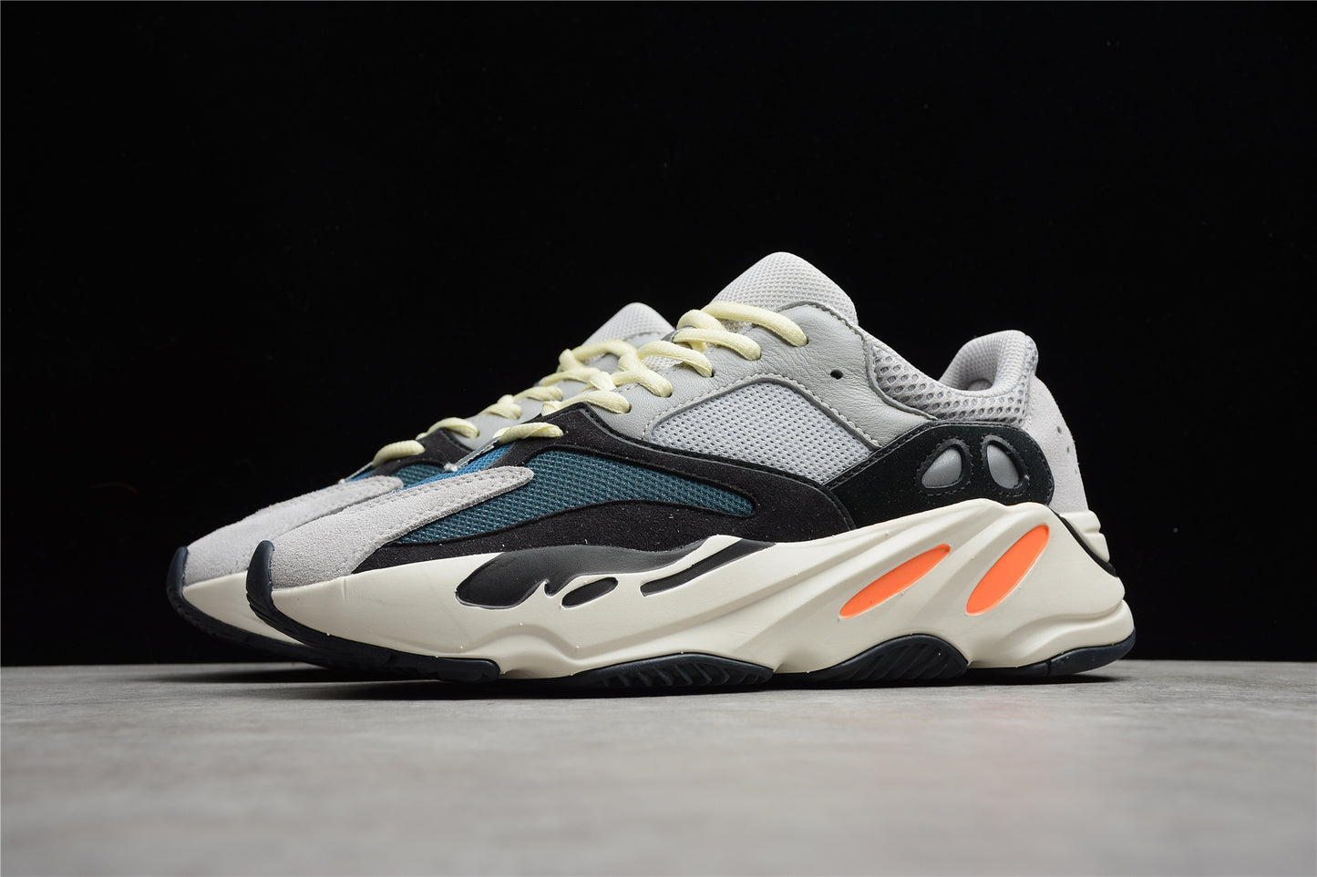 R24 Yeezy boost 700 Weue Runner selid Grey 700 B75571