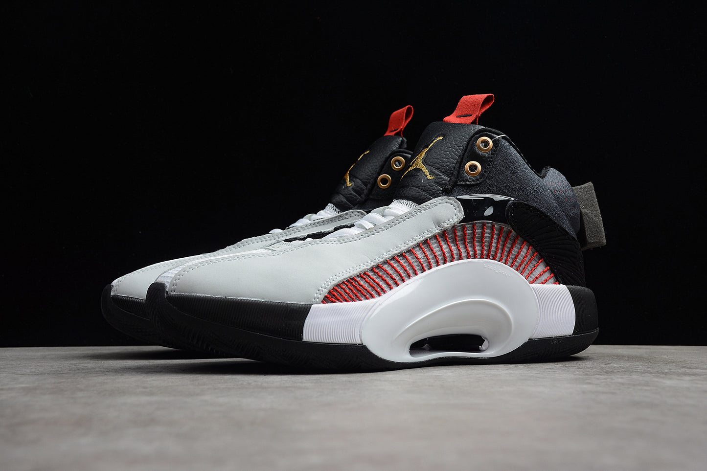 R26 Titan 22 x Air Jordan 35  DD4701-001