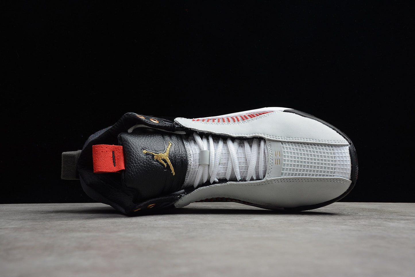 R26 Titan 22 x Air Jordan 35  DD4701-001