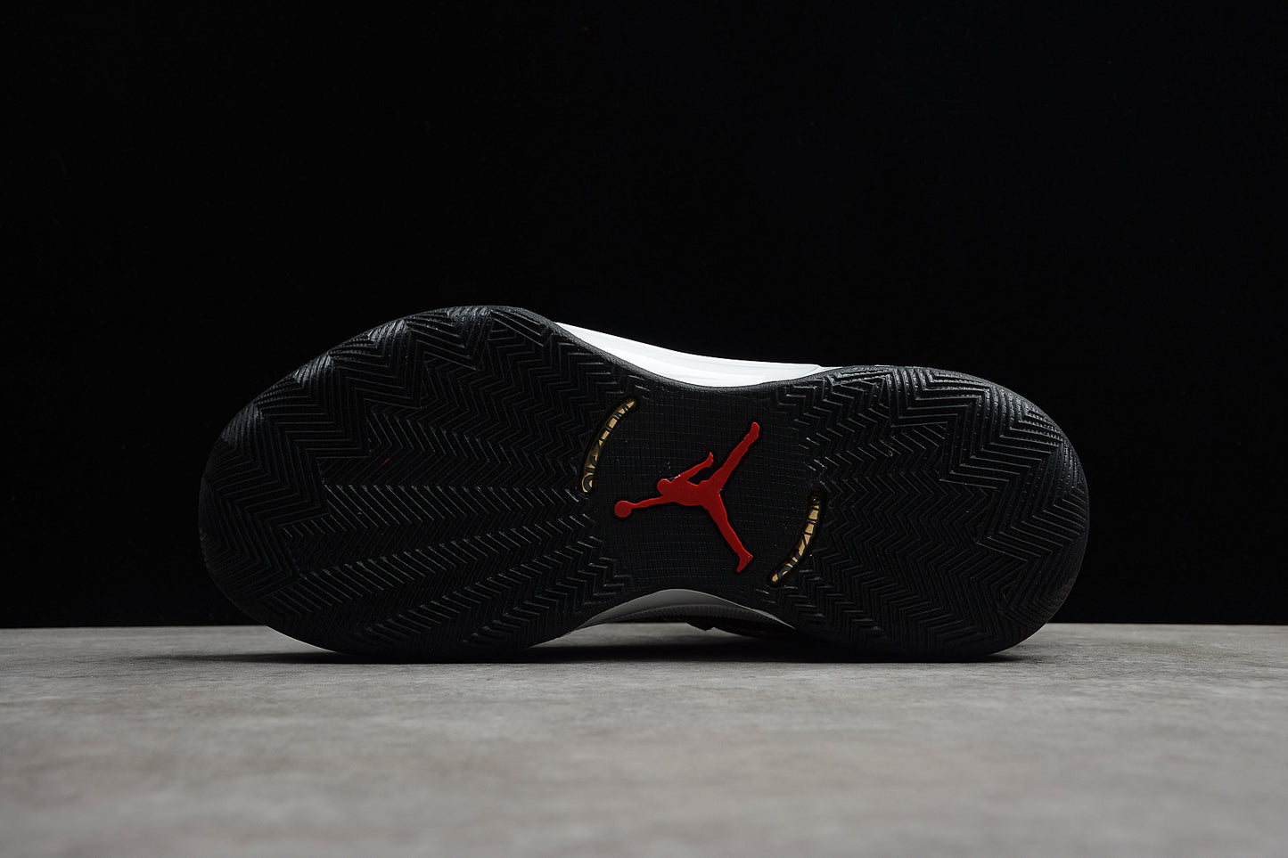 R26 Titan 22 x Air Jordan 35  DD4701-001