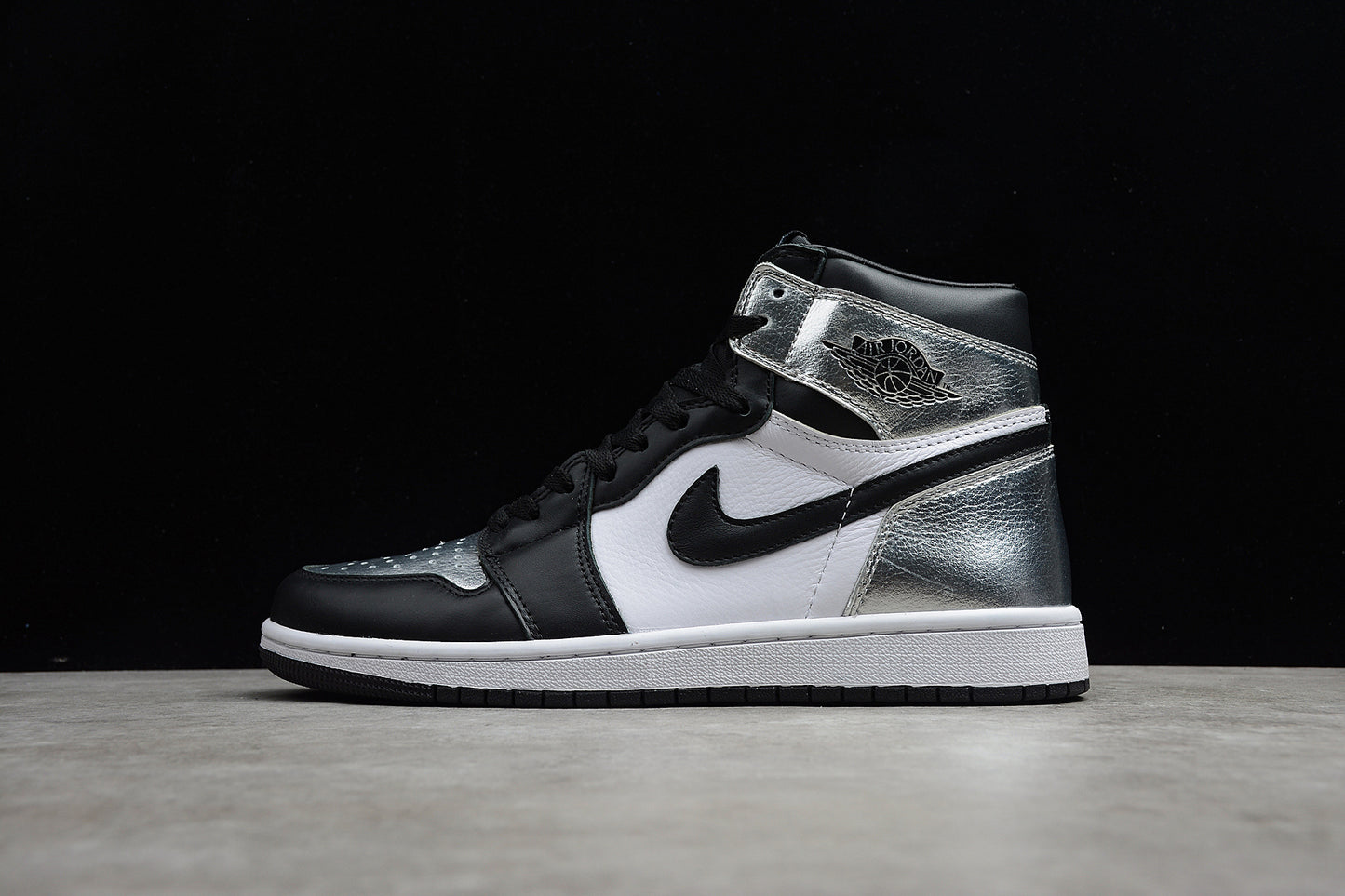 R28 Air Jordan 1 High OG WMNS“ Silver Toe”AJ1  CD0461-001