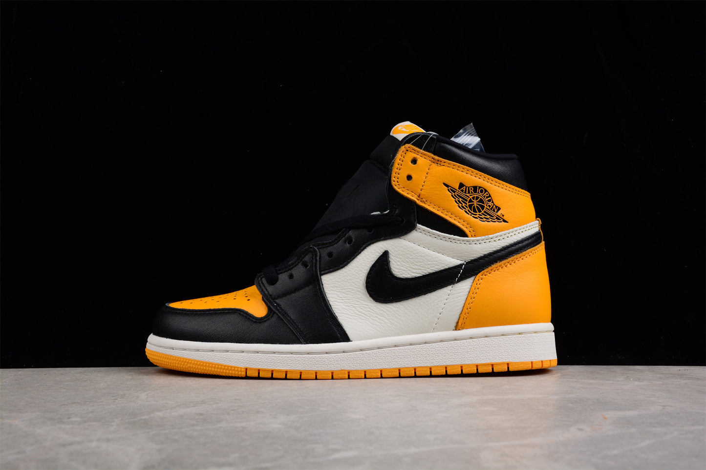 R28 Air Jordan 1 Retro High OG AJ1  555088-711