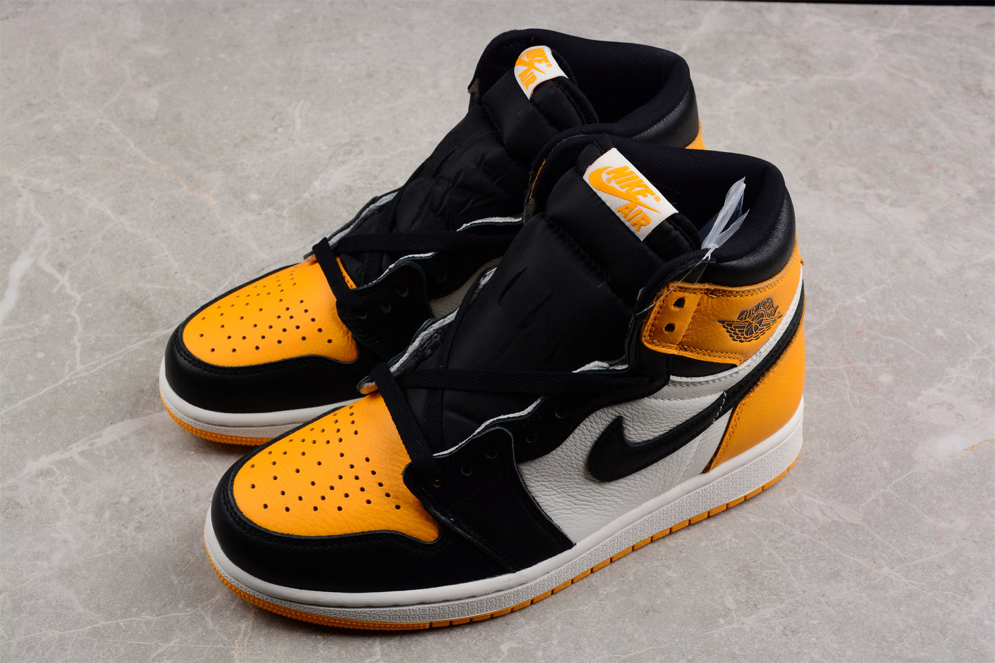 R28 Air Jordan 1 Retro High OG AJ1  555088-711