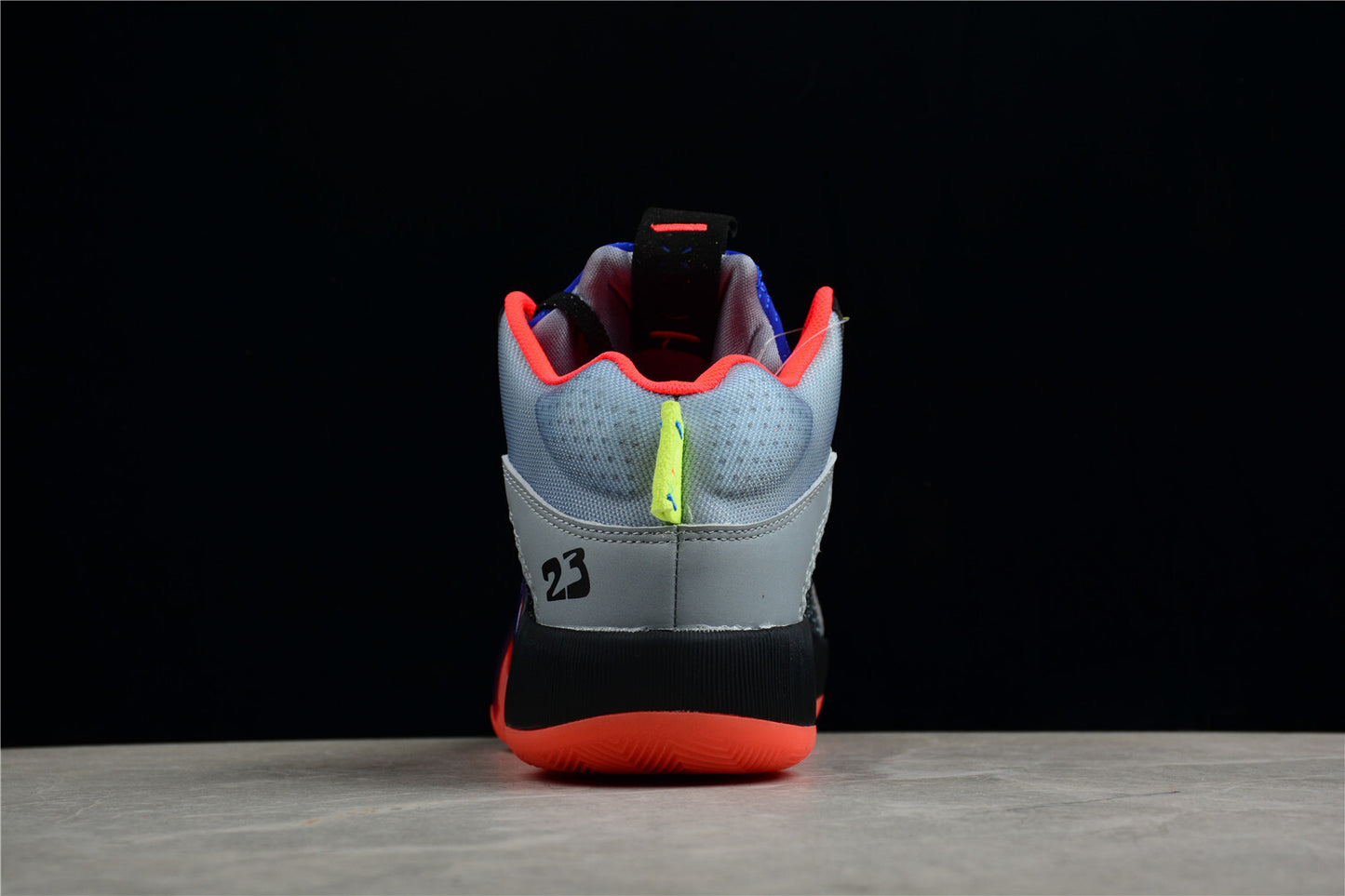 R30 AJ35  "Dynasties"  DD3044-700