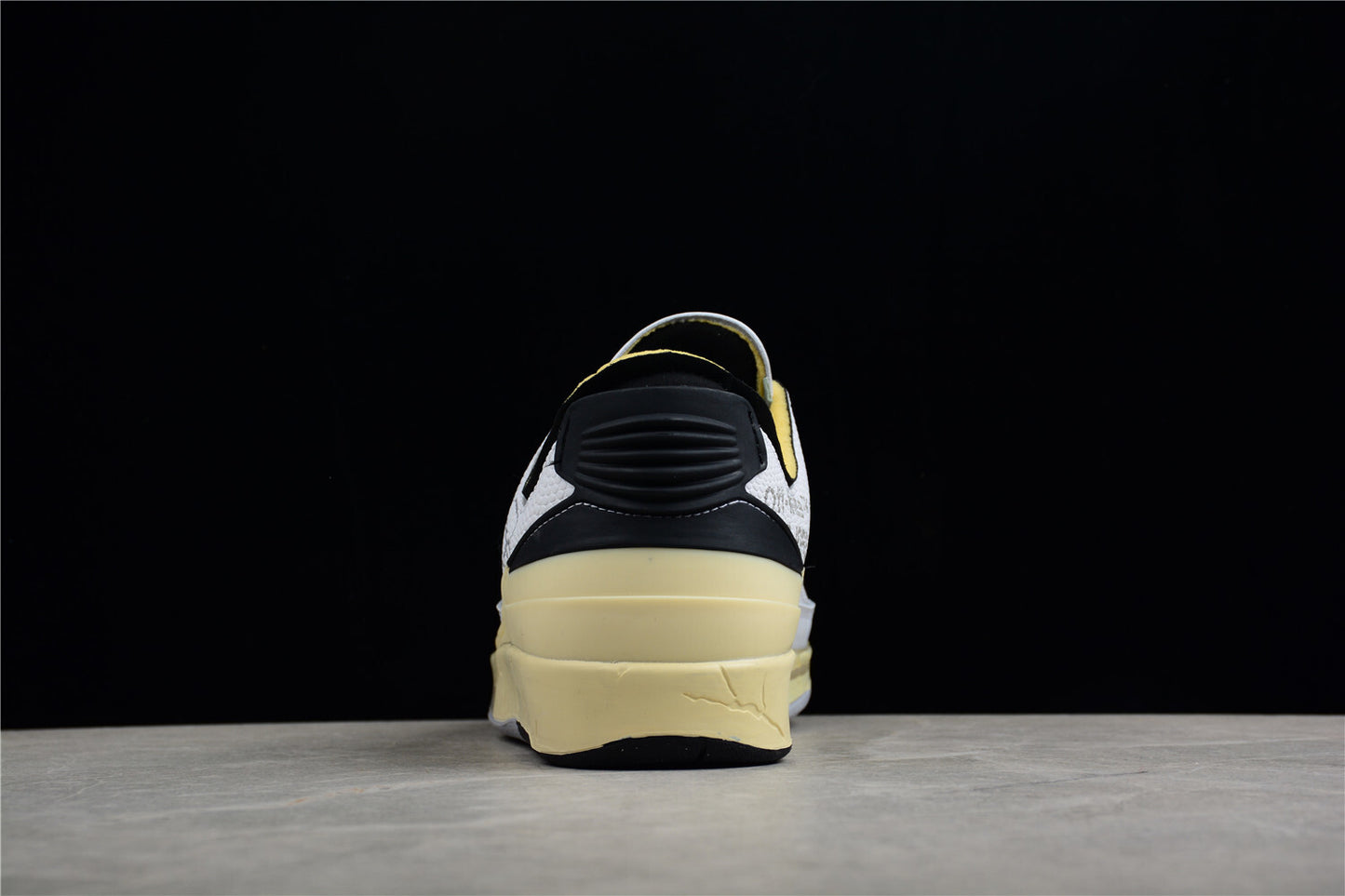 R35 Off-White x Air Jordan 2 Low DJ4375-101