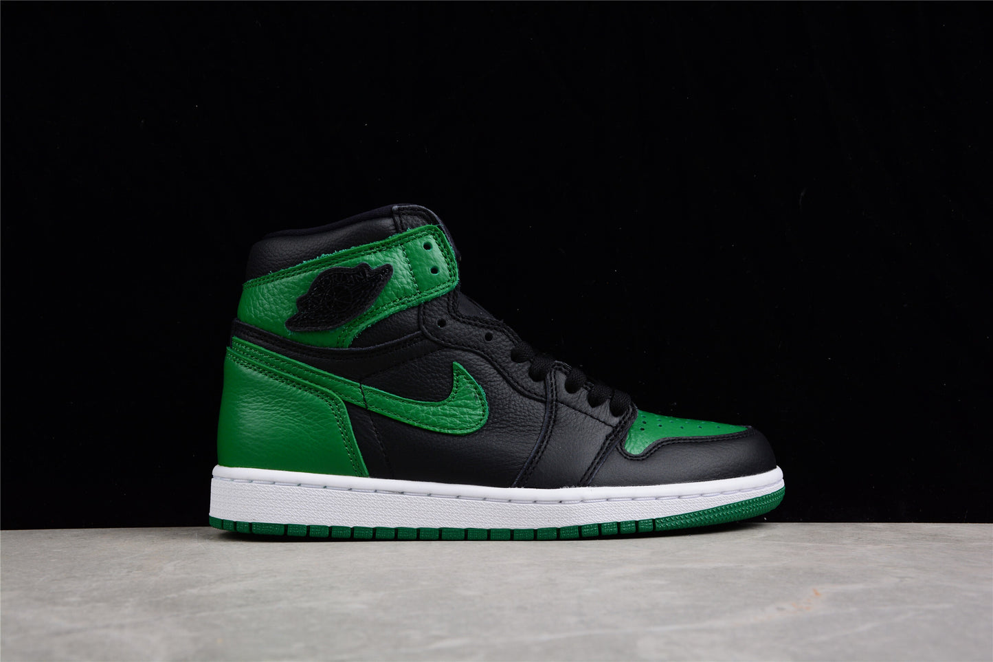 R42 Air Jordan 1 Pine Green OG  555088-030