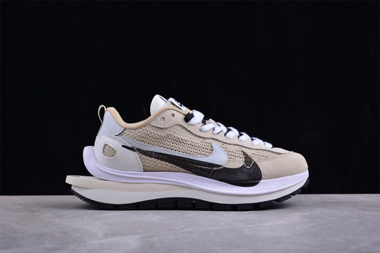 Sacai x Nk VaporWaffle 3.0  CV1363-108