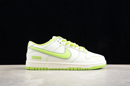 Supreme x Nk SB Dunk Low  RM2308-238